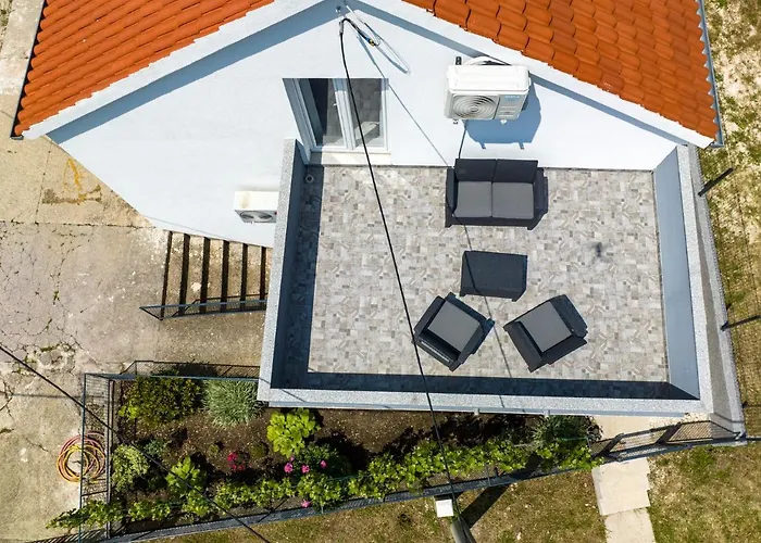 Holiday House Zrmanja Vrelo
