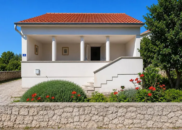 Awesome Home In Ugljan With Wifi