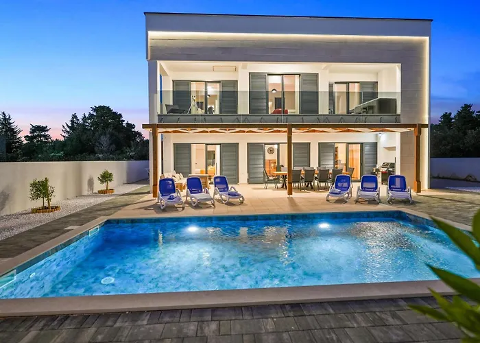 Awesome Home In Ugljan
